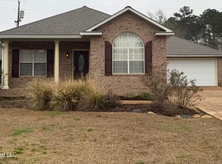 614 Annawood Ln NE, Brookhaven, MS 39601