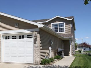 3076 River Falls Ct NW, Rochester, MN 55901