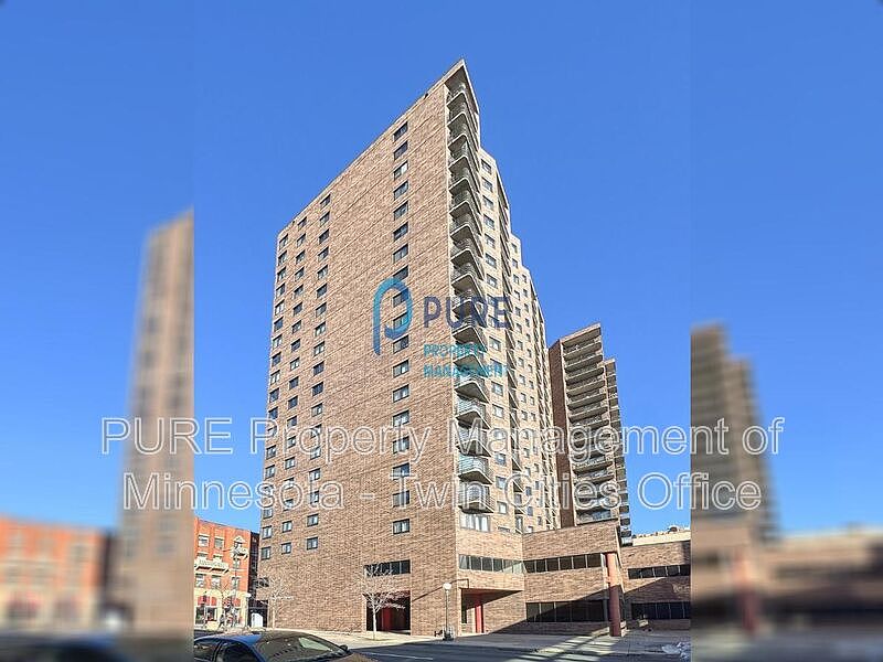 1st image of 26 10th St W Unit 1104