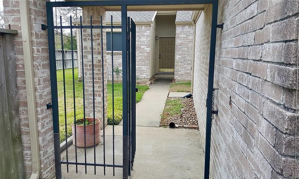 1st image of 18503 Glen Briar Ln