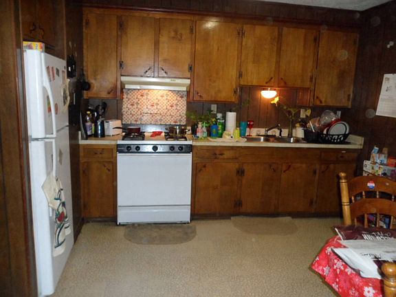 3rd image of 204 Westwood Dr