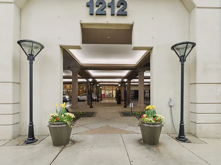 1212 N Lasalle St #2709 — Photo 1