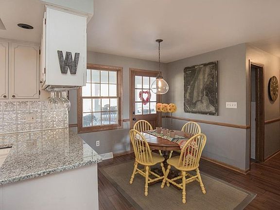 4th image of 270 Chapel Ln