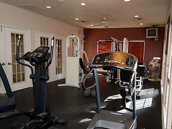 5th image of 2255 Braeswood Park Dr APT 282