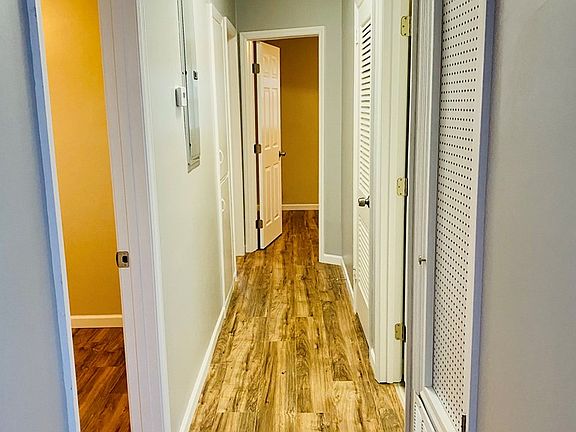 4th image of 4740 Gardiner Dr