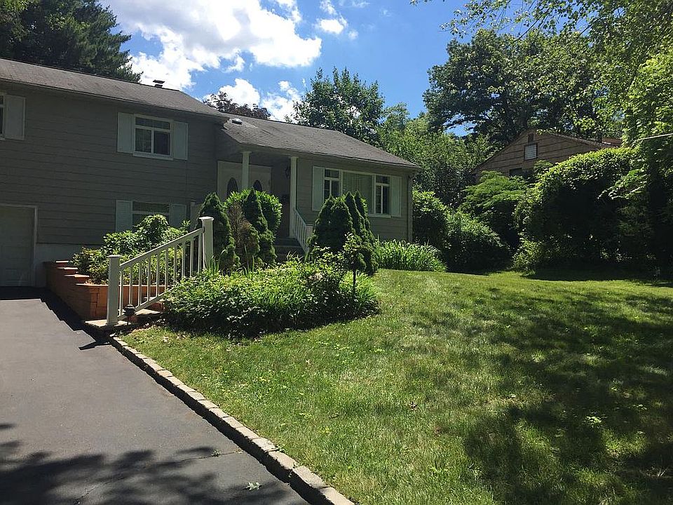 2nd image of 16 Washington Ct