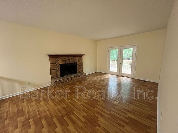 4th image of 4705 Fargo Ct APT A