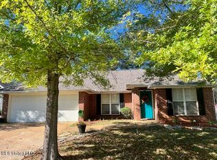 305 Bedford Ct, Brandon, MS 39047