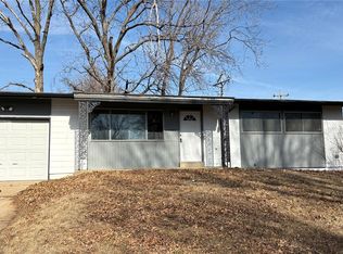 1533 Chesley Dr, Saint Louis, MO 63136