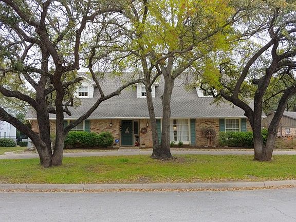 3rd image of 4413 Summercrest Ct