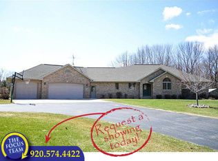 N5069 Clinton Dr, Shiocton, WI 54170