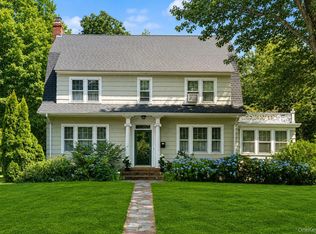 1 S Lakeview Avenue, Brightwaters, NY 11718