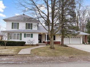 811 3rd St, Howe, IN 46746