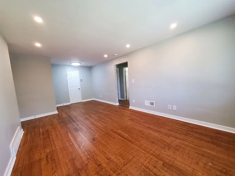562 East Dr — Photo 18