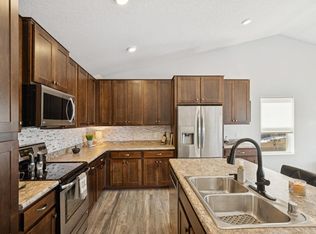 15261 Emory Ave, Apple Valley, MN 55124