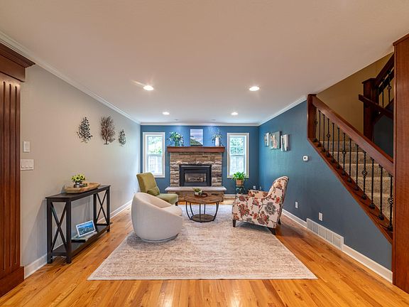 4th image of 836 Woodland Dr