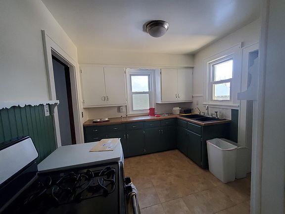 4th image of 3818 21st Ave S