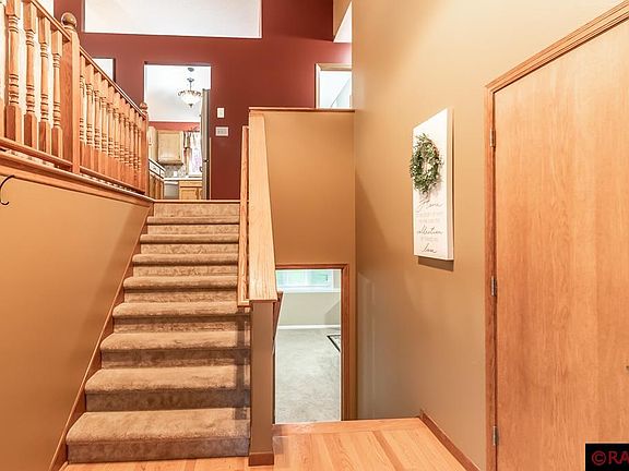 4th image of 565 Grayhawk Dr