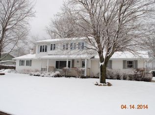 2391 Dew Ln, Green Bay, WI 54313