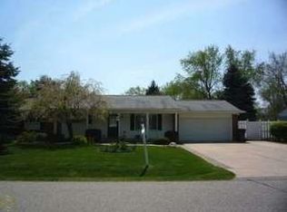345 Carter Ave, Troy, MI 48098