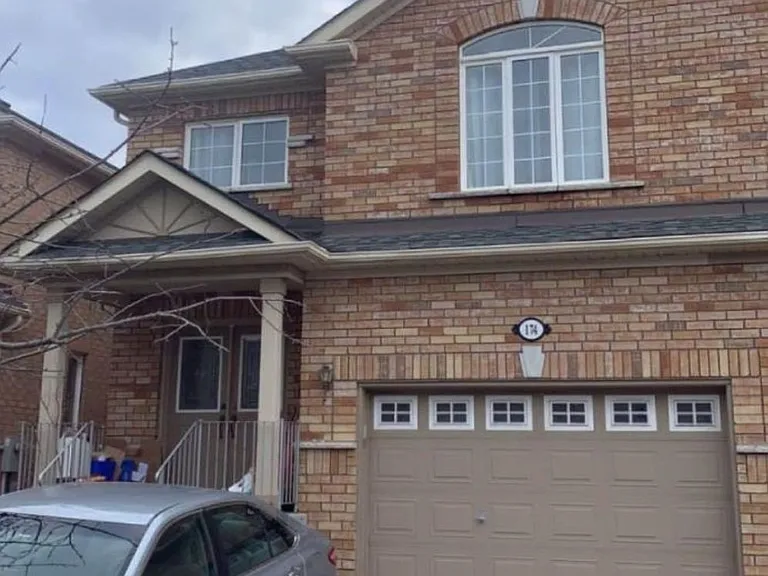 174 Adventure Cres — Photo 1