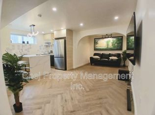 6421 Sandin Cres NW, Edmonton, AB T6R0E9