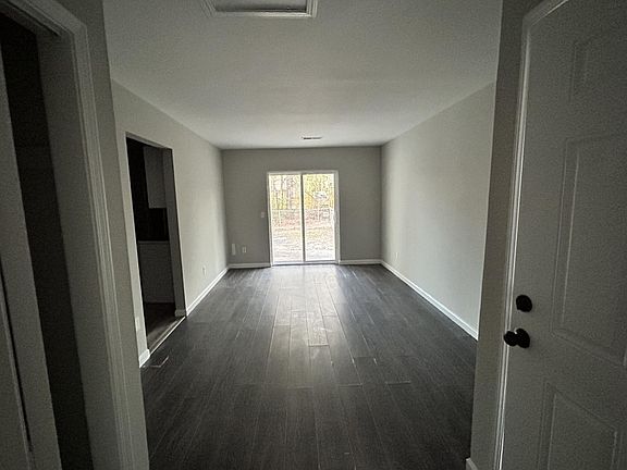 3rd image of 106 Dootsie Ct #A