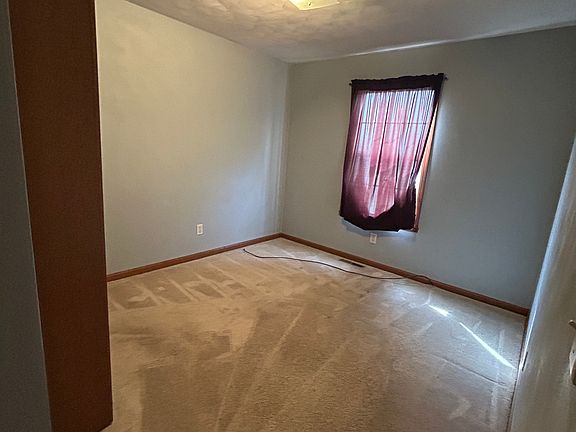 3rd image of 4121 Fallen Oak Dr