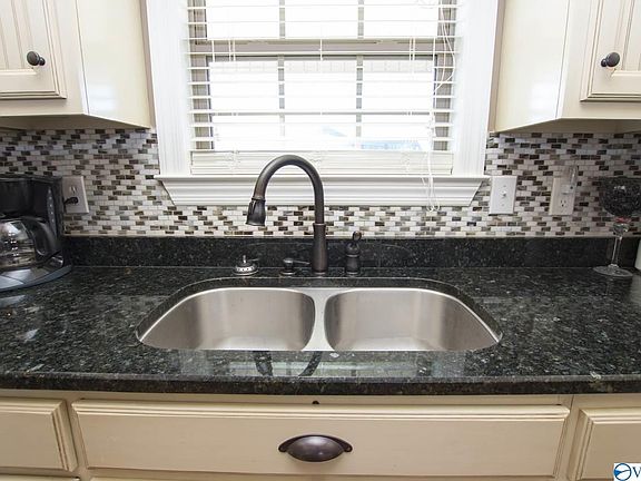 3rd image of 141 Ivy Meadow Cir