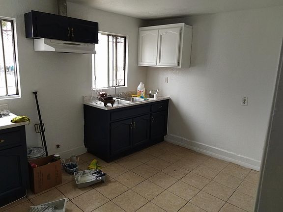 4th image of 3923 E 6th St