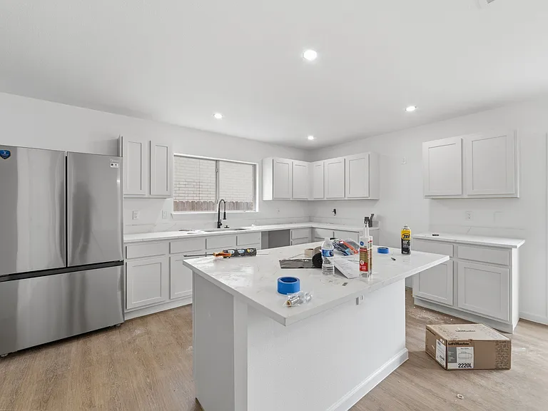 9202 Amber Rdg — Photo 7