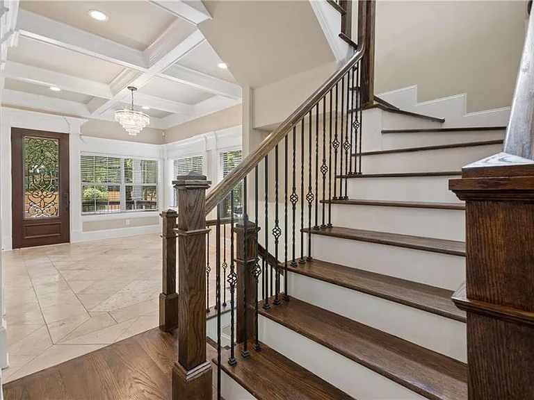 374 Clifton Rd NE — Photo 18