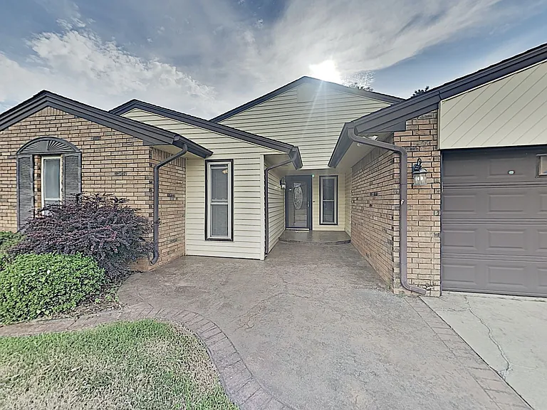 3905 Regatta Rd — Photo 2
