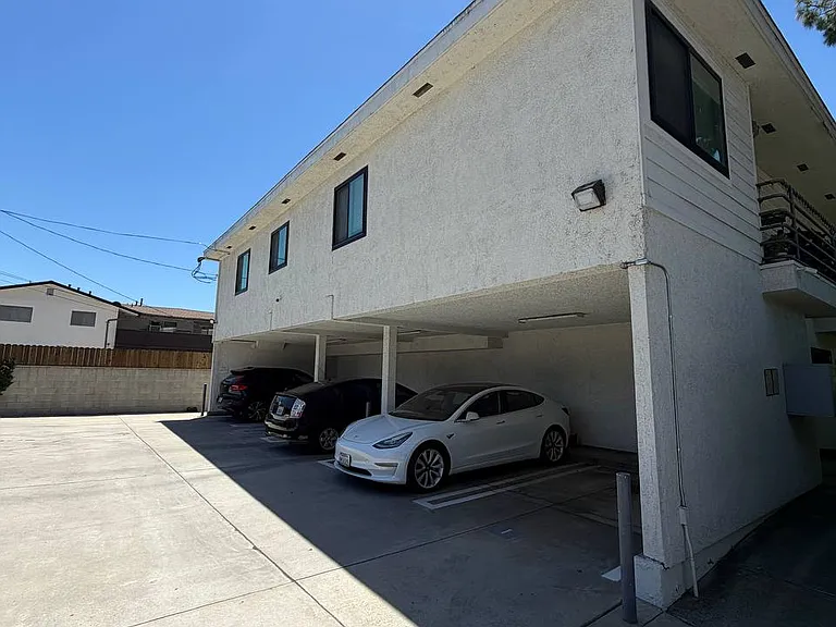 5500 Vesper Ave #4 — Photo 30