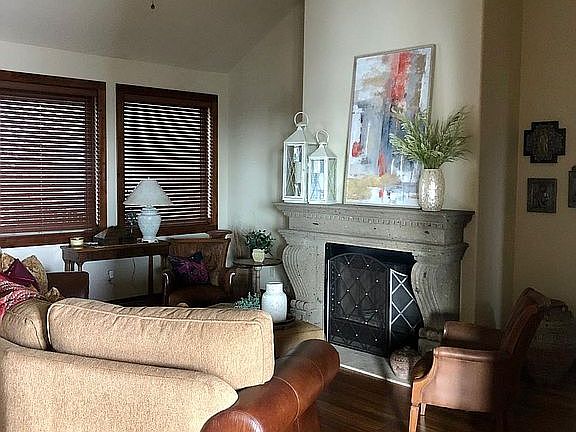 5th image of 176 Marymeade Dr