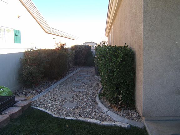 4th image of 10330 Wilmington Ln