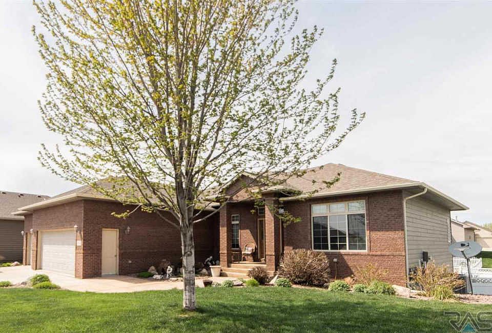 1st image of 804 W Whispering Cir