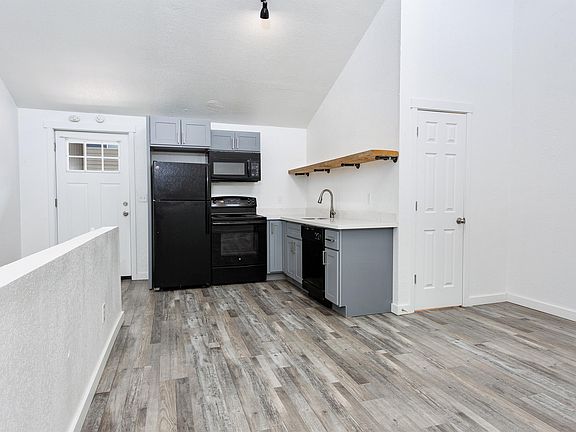 4th image of 3510 S 40th St #C