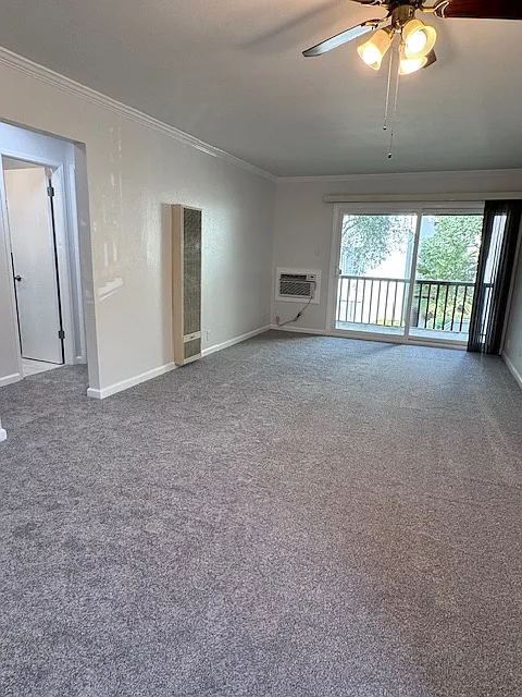 2700 Laguna Cir — Photo 4