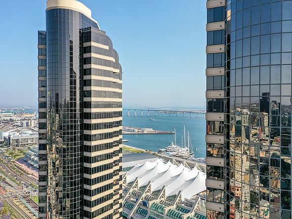 3rd image of 200 Harbor Dr #1502-1503