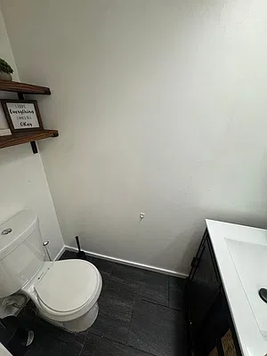 Bathroom, photo 2