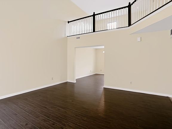 4th image of 1617 Maplewood Ln