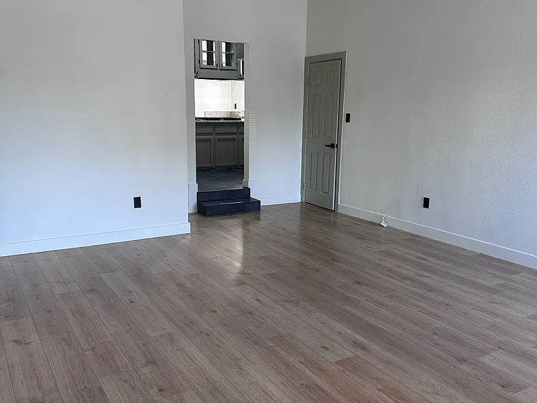 166 S Clarence St #166 — Photo 1