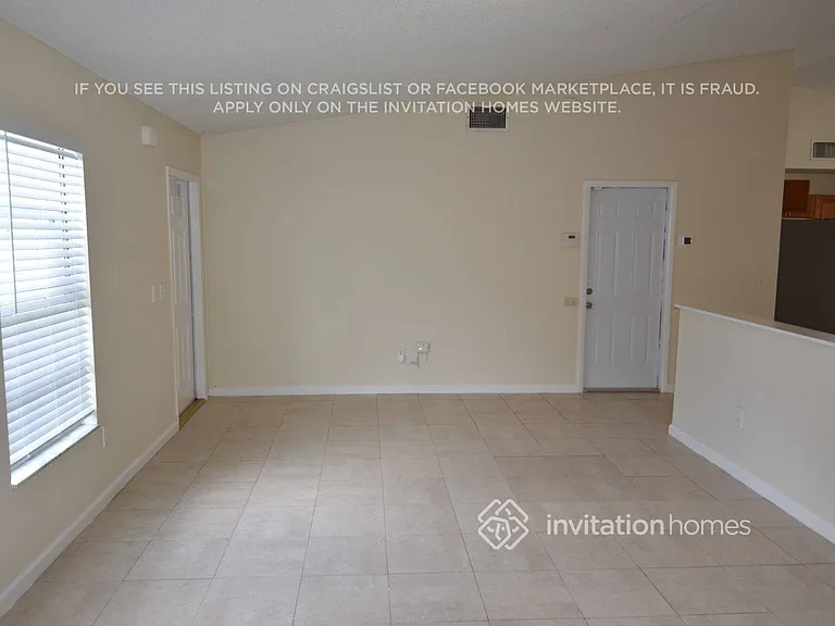 7854 Blairwood Cir W — Photo 2