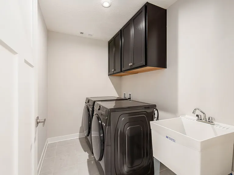 589 Melick Dr #1 — Photo 40