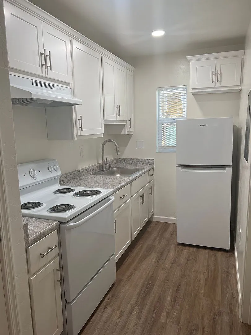 Sahuaro Apartments — Photo 4