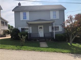 22 John St, Youngstown, PA 15696
