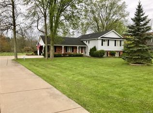 1360 Whitehaven Rd, Grand Island, NY 14072