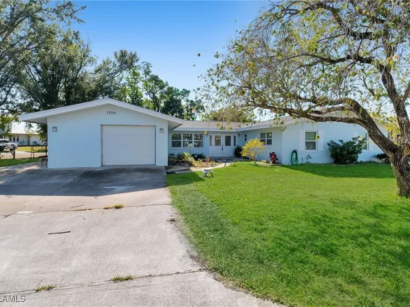 1709 Inlet Dr, North Fort Myers, FL 33903
