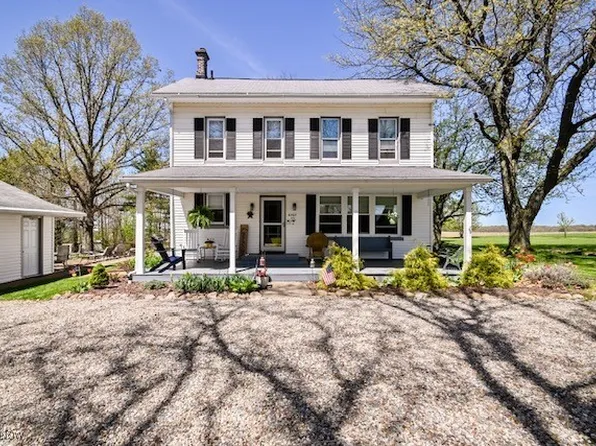 6367 Easton St NE, Louisville, OH 44641